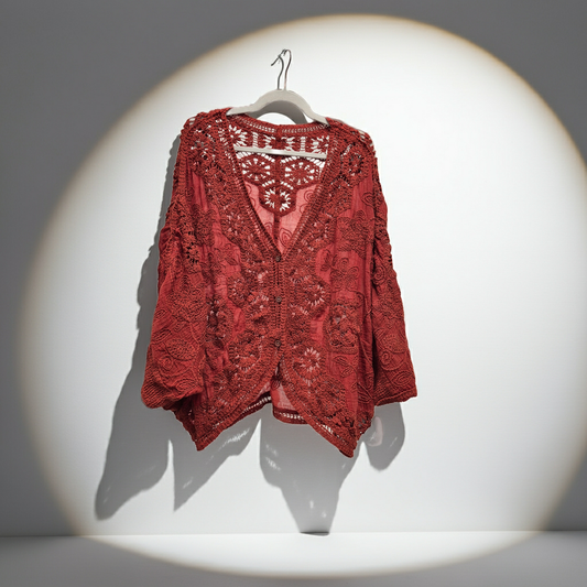A stylish Cardi Fits 16-20