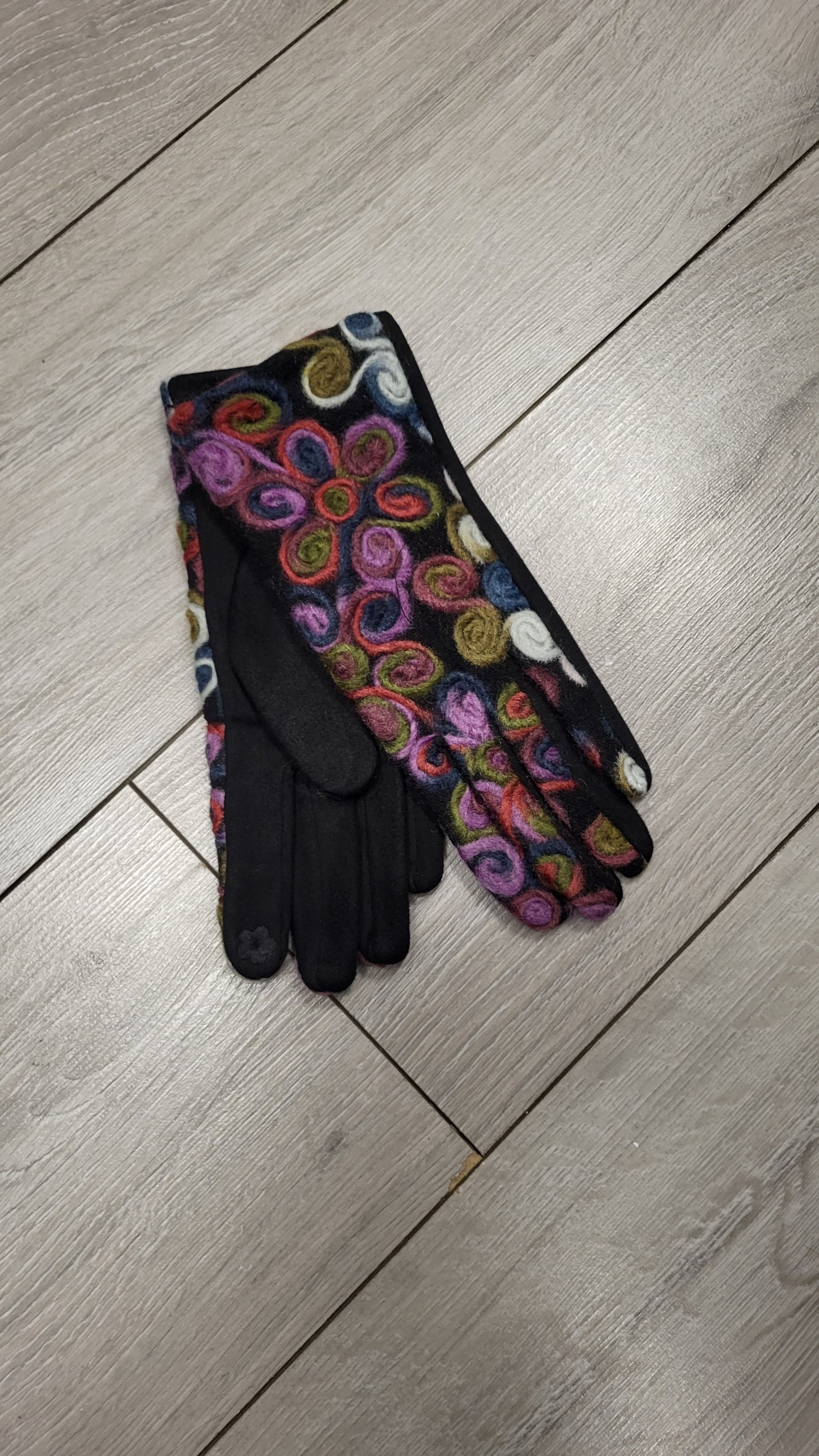 Amazing funky gloves🧤