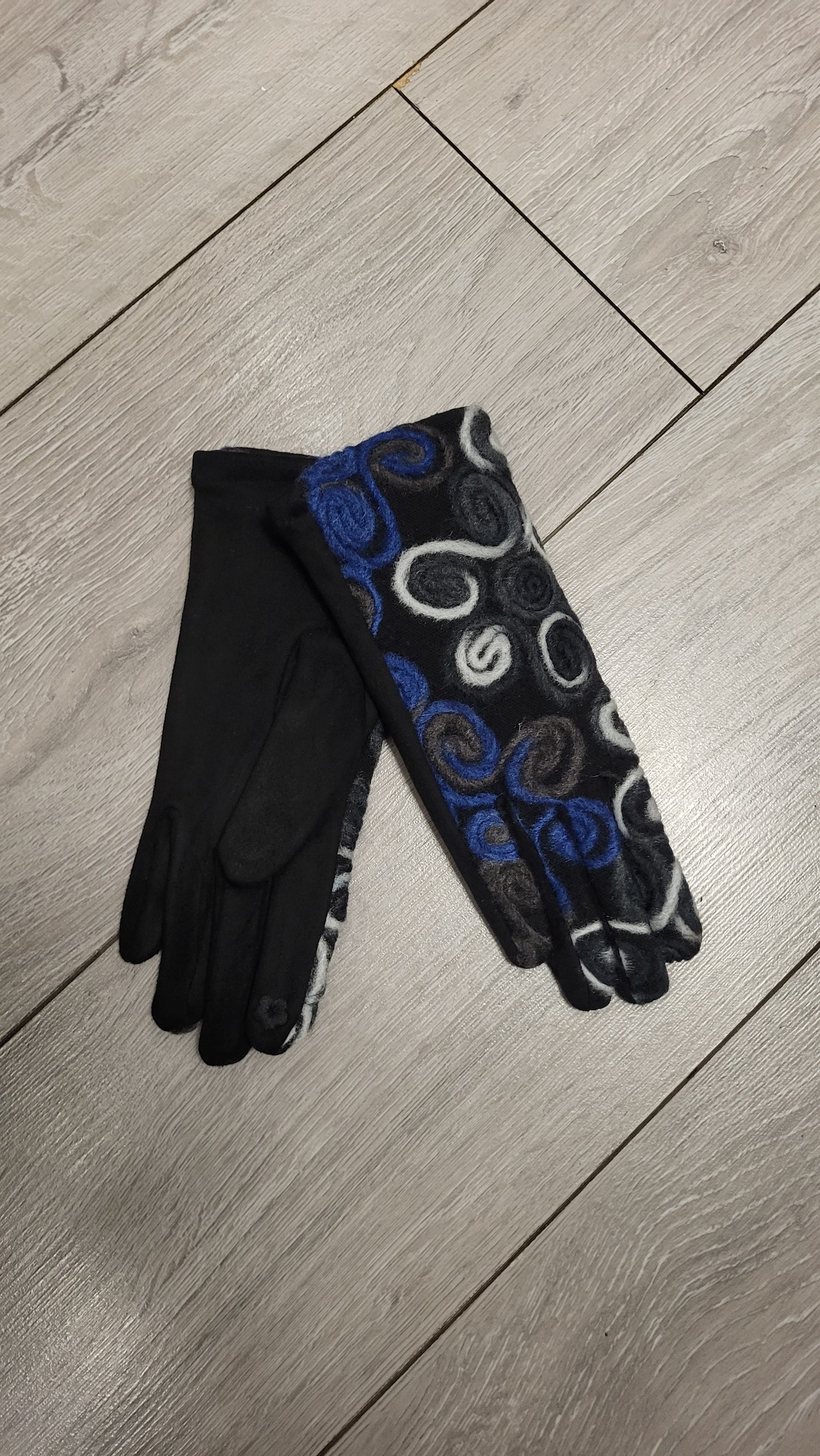 Amazing funky gloves🧤