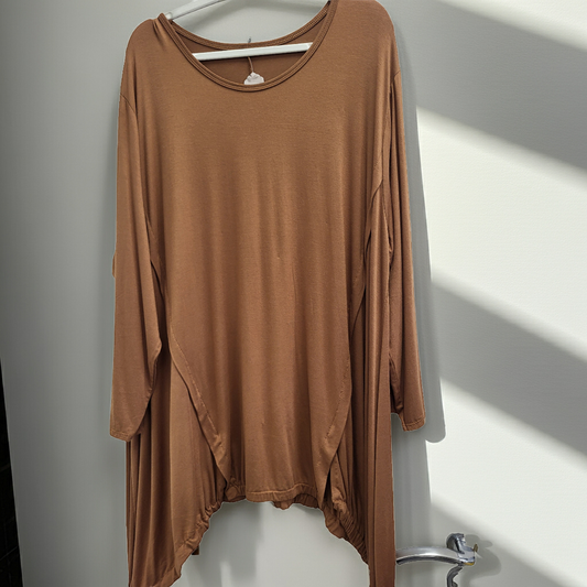 Oversized Top.  Fits 16-26