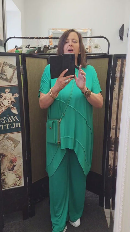 Two piece suit Fits 16-26