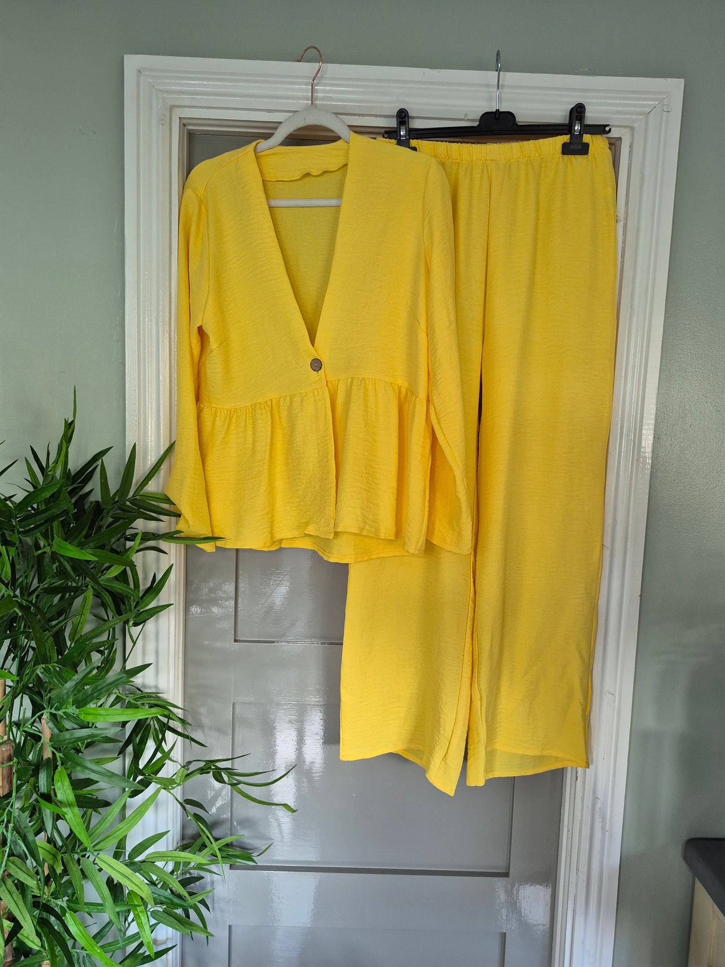 A Yellow 2 Piece Trouser Suit Fits 10-14