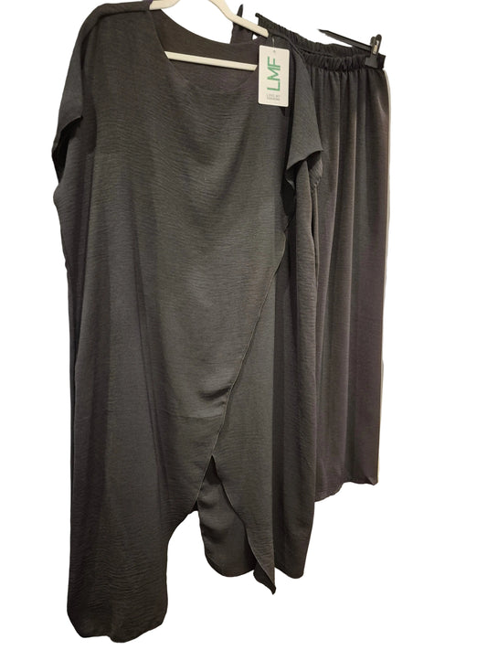 A fabulous Two Piece Fits 14-20