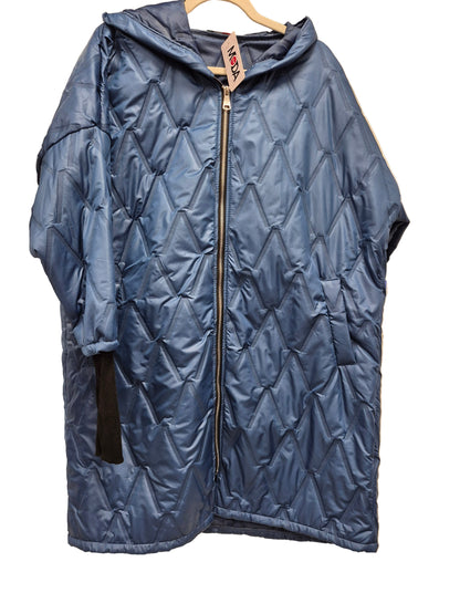 A quilted coat with hood Fits 12-20