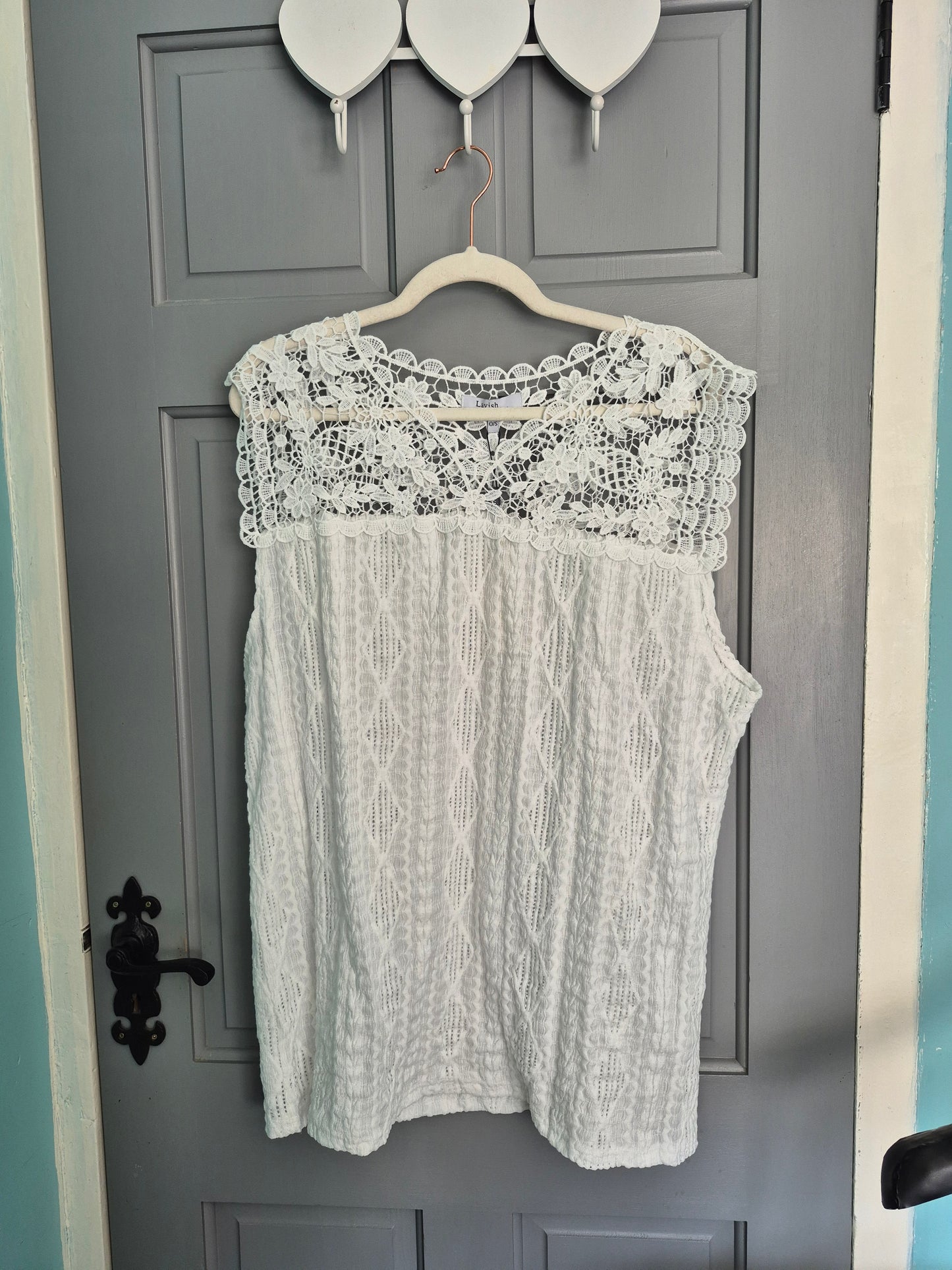 A Vest Top Fits 14-20