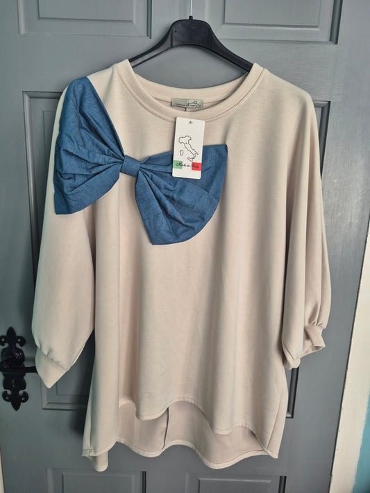 A Bow Sweatshirt Fits 12-20