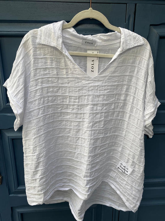A pretty Shirt  Fits 14-20
